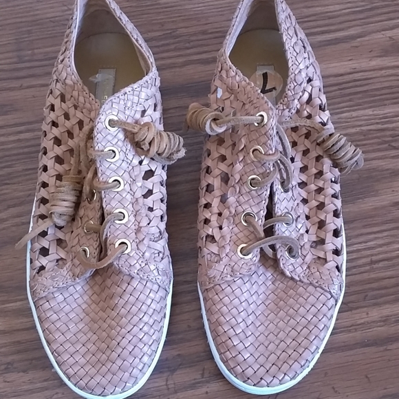 Michael Kors woven leather laced shoes - Picture 1 of 2